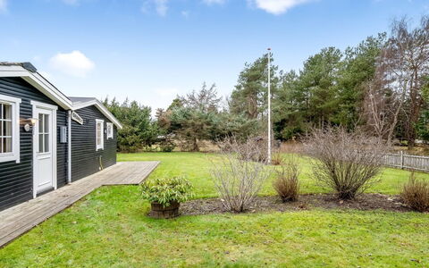 Daliborka - 600M from the Sea: Bois, Toit, Maison, Chalet, Porte, Domicile, Siding, Lot Terre, Batiments Jardin, Cabanon