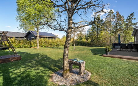 Meline - 350M from the Sea: Toit, Maison, Domicile, Chalet, Siding, Biens, Allée, Batiments Jardin, Cour, Cabanon
