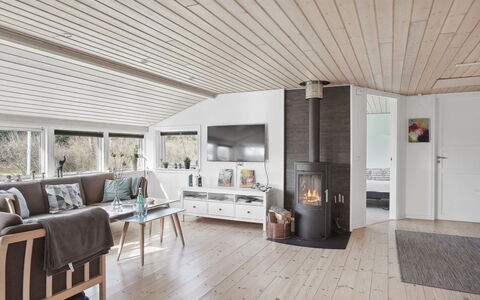 Erhardt - 800M from the Sea: Design Intérieur, Meubles, Sol, Bois, Plafond, Sol, Parquet, Domicile, Salon, Luminaire