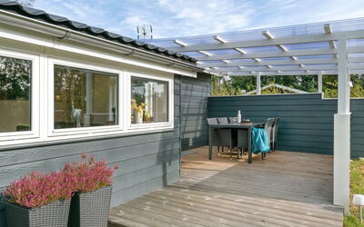Erhardt - 800M from the Sea