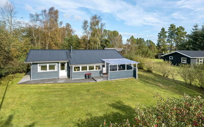Erhardt - 800M from the Sea