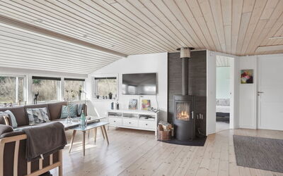 Erhardt - 800M from the Sea