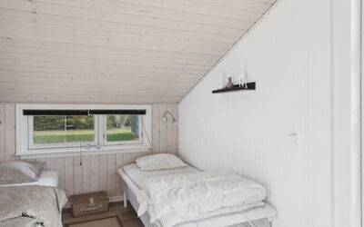 Erhardt - 800M from the Sea