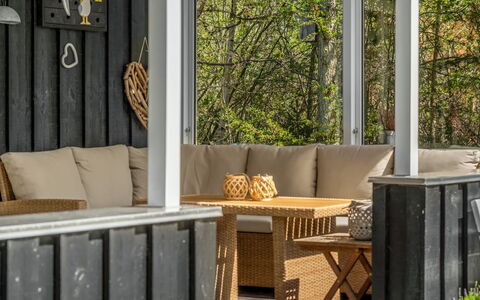 Ditleif - 400M from the Sea: Piscine, Mobilier De Jardin, Meubles, Recours, Dalle, Eco Hôtel, Ombre, Chaise, Loisir, Biens