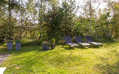 Ditleif - 400M from the Sea: Bois, Tache De Bois, Planche, Dur, Chalet, Plate-Forme, Siding, Ombre, Parquet, Batiments Jardin