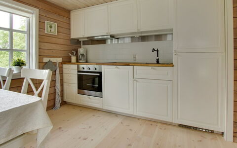 Gaetana - 1.6Km from the Sea: Sol, Sol, Bois, Design Intérieur, Cuisine, Parquet, Meubles, Comptoir, Cabinetry, Plafond