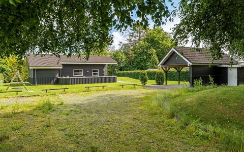 Karstina - 1Km from the Sea: Herbe, Maison, Domicile, Toit, Chalet, Lot Terre, Pelouse, Plaine, Zone Rurale, Jardin