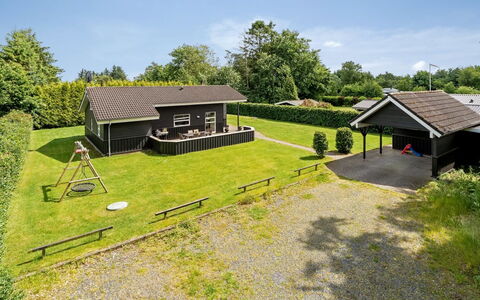 Karstina - 1Km from the Sea: Maison, Toit, Domicile, Chalet, Pelouse, Biens, Ferme, Jardin, Cour, Batiments Jardin