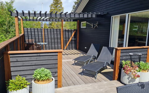 Matz - 350M from the Sea: Meubles, Design Intérieur, Sol, Bois, Sol, Plafond, Parquet, Chaise, Table, Éclairage