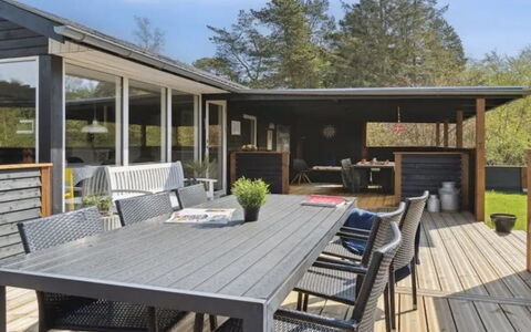 Matz - 350M from the Sea: Meubles, Design Intérieur, Sol, Bois, Sol, Plafond, Parquet, Chaise, Table, Éclairage