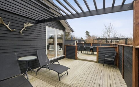 Matz - 350M from the Sea: Meubles, Design Intérieur, Sol, Bois, Sol, Plafond, Parquet, Chaise, Table, Éclairage