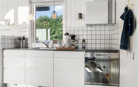 Mumme - 100M from the Sea: Cuisine, Appareil De Cuisine, Comptoir, Sol, Cabinetry, Électroménager, Principaux Appliance, Design Intérieur, Sol, Pièce