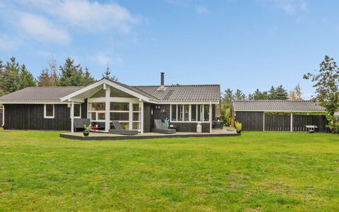 Hielm - 1Km from the Sea: Piscine, Mobilier De Jardin, Meubles, Recours, Dalle, Eco Hôtel, Ombre, Chaise, Loisir, Biens
