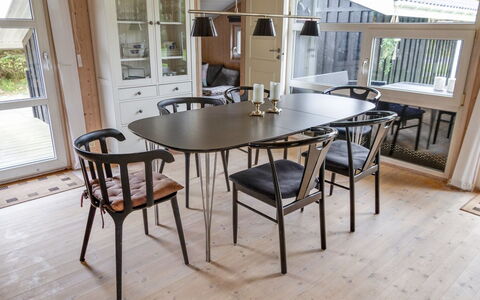 Hielm - 1Km from the Sea: Piscine, Mobilier De Jardin, Meubles, Recours, Dalle, Eco Hôtel, Ombre, Chaise, Loisir, Biens
