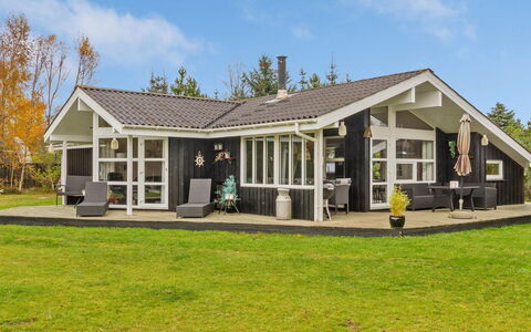 Hielm - 1Km from the Sea: Piscine, Mobilier De Jardin, Meubles, Recours, Dalle, Eco Hôtel, Ombre, Chaise, Loisir, Biens
