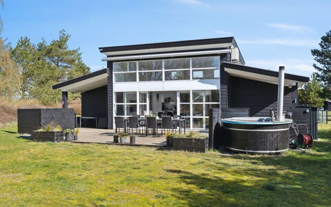 Todor - 1.1Km from the Sea: Piscine, Mobilier De Jardin, Meubles, Recours, Dalle, Eco Hôtel, Ombre, Chaise, Loisir, Biens