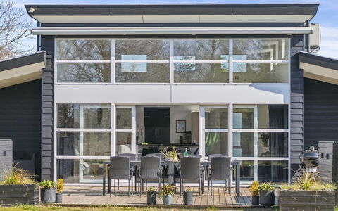 Todor - 1.1Km from the Sea: Piscine, Mobilier De Jardin, Meubles, Recours, Dalle, Eco Hôtel, Ombre, Chaise, Loisir, Biens