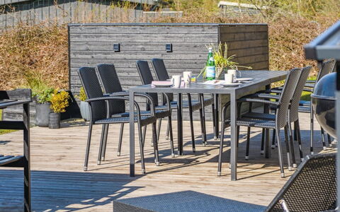 Todor - 1.1Km from the Sea: Piscine, Mobilier De Jardin, Meubles, Recours, Dalle, Eco Hôtel, Ombre, Chaise, Loisir, Biens