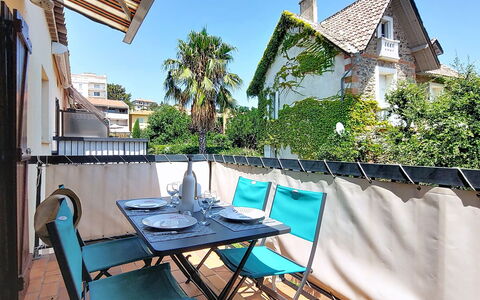 Sainte Maxime 150: Design Urbain, Appartement, Balcon, Mobilier De Jardin, Villa, Plante D'Appartement