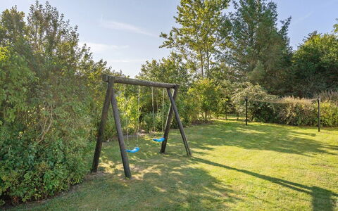 Rebecca - 1.5Km from the Sea: Toit, Maison, Domicile, Chalet, Siding, Biens, Allée, Batiments Jardin, Cour, Cabanon