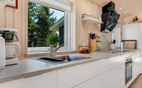 Delco - 200M from the Sea: Cuisine, Appareil De Cuisine, Comptoir, Bois, Sol, Principaux Appliance, Evier, Design Intérieur, Meubles, Électroménager