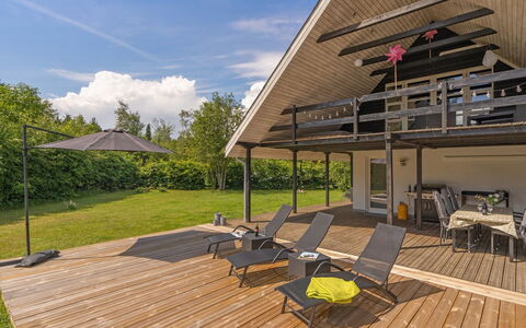 Edith - 1Km from the Sea: Meubles, Design Intérieur, Sol, Bois, Sol, Plafond, Parquet, Chaise, Table, Éclairage