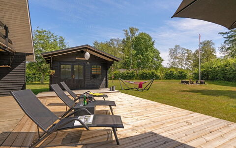 Edith - 1Km from the Sea: Meubles, Design Intérieur, Sol, Bois, Sol, Plafond, Parquet, Chaise, Table, Éclairage
