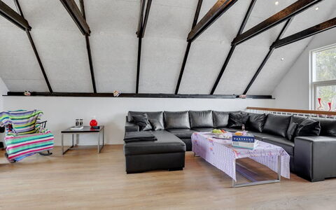 Edith - 1Km from the Sea: Meubles, Design Intérieur, Sol, Bois, Sol, Plafond, Parquet, Chaise, Table, Éclairage