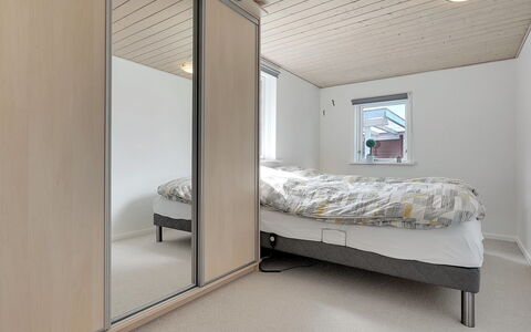 Mina - 1.4Km from the Sea: Bois, Sol, Sol, Design Intérieur, Plafond, Pièce, Chambre, Lit, Appartement, Cadre De Lit