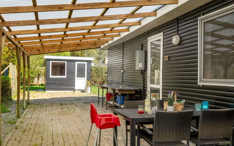 Yorick - 1Km from the Sea: Meubles, Design Intérieur, Sol, Bois, Sol, Plafond, Parquet, Chaise, Table, Éclairage