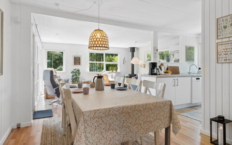 Kajo - 800M from the Sea: Maison, Toit, Domicile, Chalet, Cabanon, Batiments Jardin, Siding, Cour, Cabane En Rondins, Cabane
