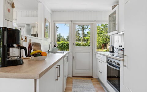Kajo - 800M from the Sea: Maison, Toit, Domicile, Chalet, Cabanon, Batiments Jardin, Siding, Cour, Cabane En Rondins, Cabane