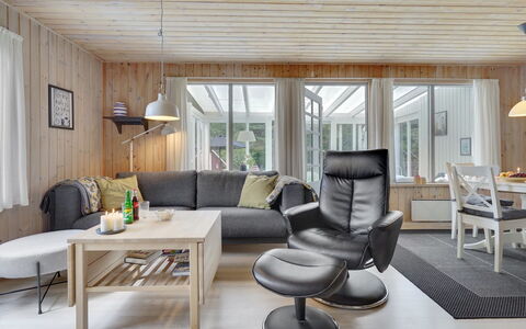 Ane - 1.7Km from the Sea: Meubles, Design Intérieur, Sol, Canapé, Bois, Plafond, Salon, Sol, Pièce, Domicile