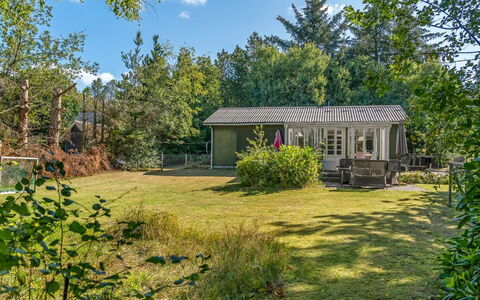 Ane - 1.7Km from the Sea: Arbre, Herbe, Maison, Végétation, Arbuste, Chalet, Domicile, Lot Terre, Zone Résidentielle