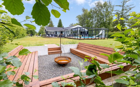 Herta - 700M from the Sea: Bois, Domicile, Porche, Plate-Forme, Dur, Toit, Tache De Bois, Parquet, Eco Hôtel