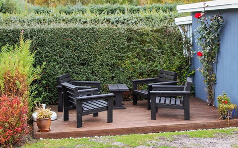 Jyde - 1.5Km from the Sea: Meubles, Vert, Mobilier De Jardin, Arbuste, Jardin, Extérieur Banc, Chaise, Banc, Dur, Tableau De Plein Air