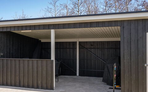 Dorithea - 3.5Km from the Sea: Domicile, Toit, Maison, Chalet, Biens, Porte, Porche, Siding, Ferme, Ombre