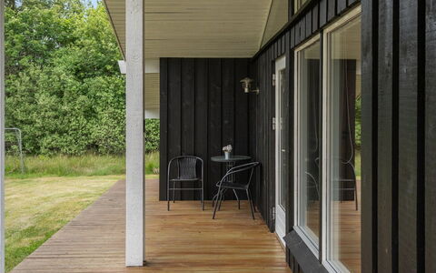 Evan - 1.3Km from the Sea: Bois, Porche, Sol, Sol, Domicile, Composite, Parquet, Planche, Dur, Plate-Forme