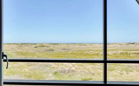 Viona - 350M from the Sea: Bleu, Lumière Du Soleil, Mer, Océan, Côte, Verre, Steppe, Daylighting, Prairie