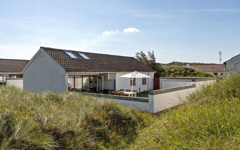 Marjon - 400M from the Sea: Toit, Domicile, Porte, Chalet, Ombre, Siding, Cour, Biens, Arrière-Cour