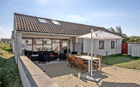Marjon - 400M from the Sea: Toit, Domicile, Porte, Chalet, Ombre, Siding, Cour, Biens, Arrière-Cour