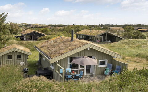 Syni - 500M from the Sea: Bois, Toit, Architecture, Domicile, Maison, Chalet, Siding, Dur, Pente, Biens