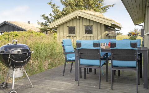 Syni - 500M from the Sea: Bois, Toit, Architecture, Domicile, Maison, Chalet, Siding, Dur, Pente, Biens