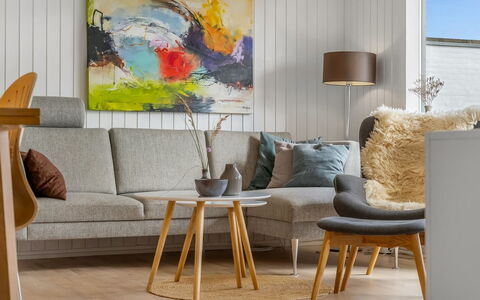 Tarvo - 400M from the Sea: Meubles, Bois, Sol, Design Intérieur, Sol, Table, Parquet, Salon, Tache De Bois, Dur
