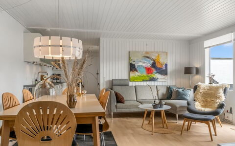 Tarvo - 400M from the Sea: Piscine, Mobilier De Jardin, Meubles, Recours, Dalle, Eco Hôtel, Ombre, Chaise, Loisir, Biens