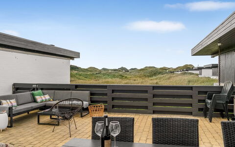 Tarvo - 400M from the Sea: Piscine, Mobilier De Jardin, Meubles, Recours, Dalle, Eco Hôtel, Ombre, Chaise, Loisir, Biens