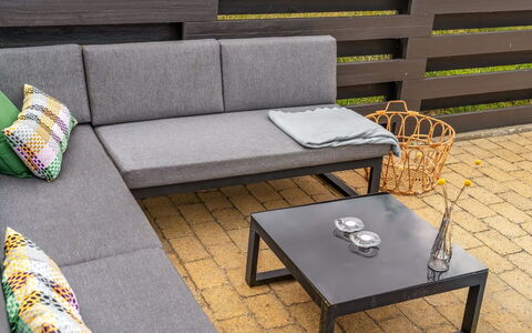 Tarvo - 400M from the Sea: Piscine, Mobilier De Jardin, Meubles, Recours, Dalle, Eco Hôtel, Ombre, Chaise, Loisir, Biens