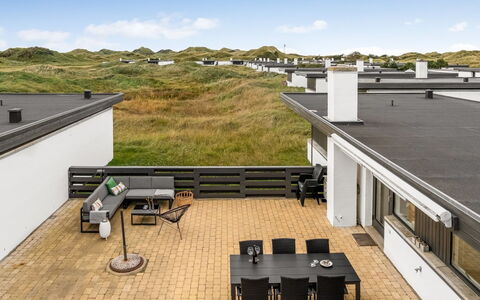 Tarvo - 400M from the Sea: Piscine, Mobilier De Jardin, Meubles, Recours, Dalle, Eco Hôtel, Ombre, Chaise, Loisir, Biens