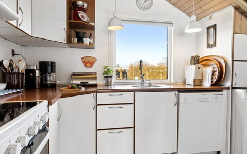 Vrage - 800M from the Sea: Maison, Domicile, Toit, Chalet, Biens, Aménagement Paysager, Batiments Jardin, Siding, Ferme