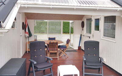 Vrage - 800M from the Sea